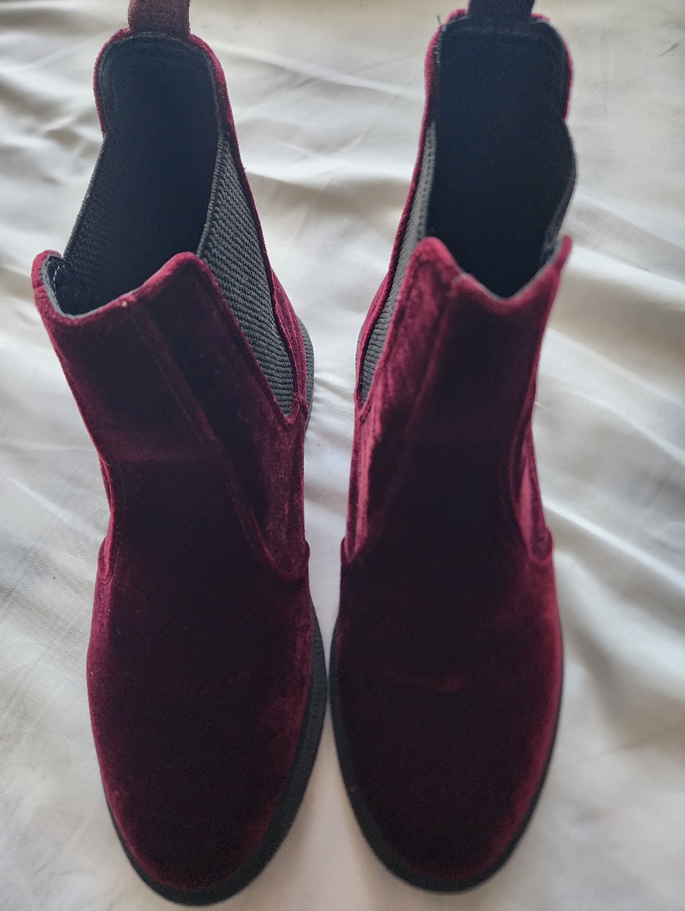 Dr. Martens Cherry Red Velvet Flora Ankle Boots. Size US 7